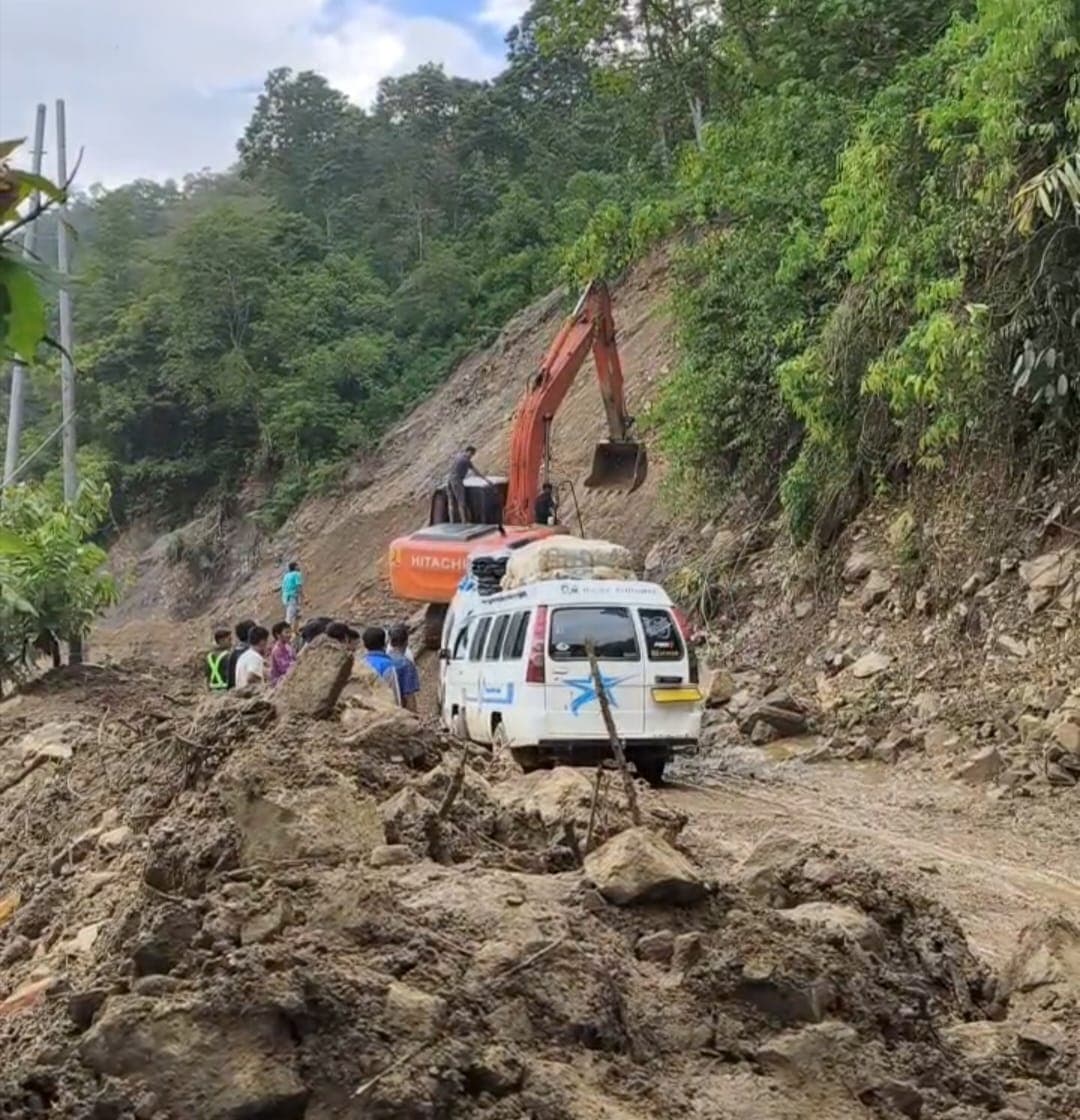 Longsor Tutup Akses Jalan Gayo Lues, Warga Terjebak Tanpa Logistik