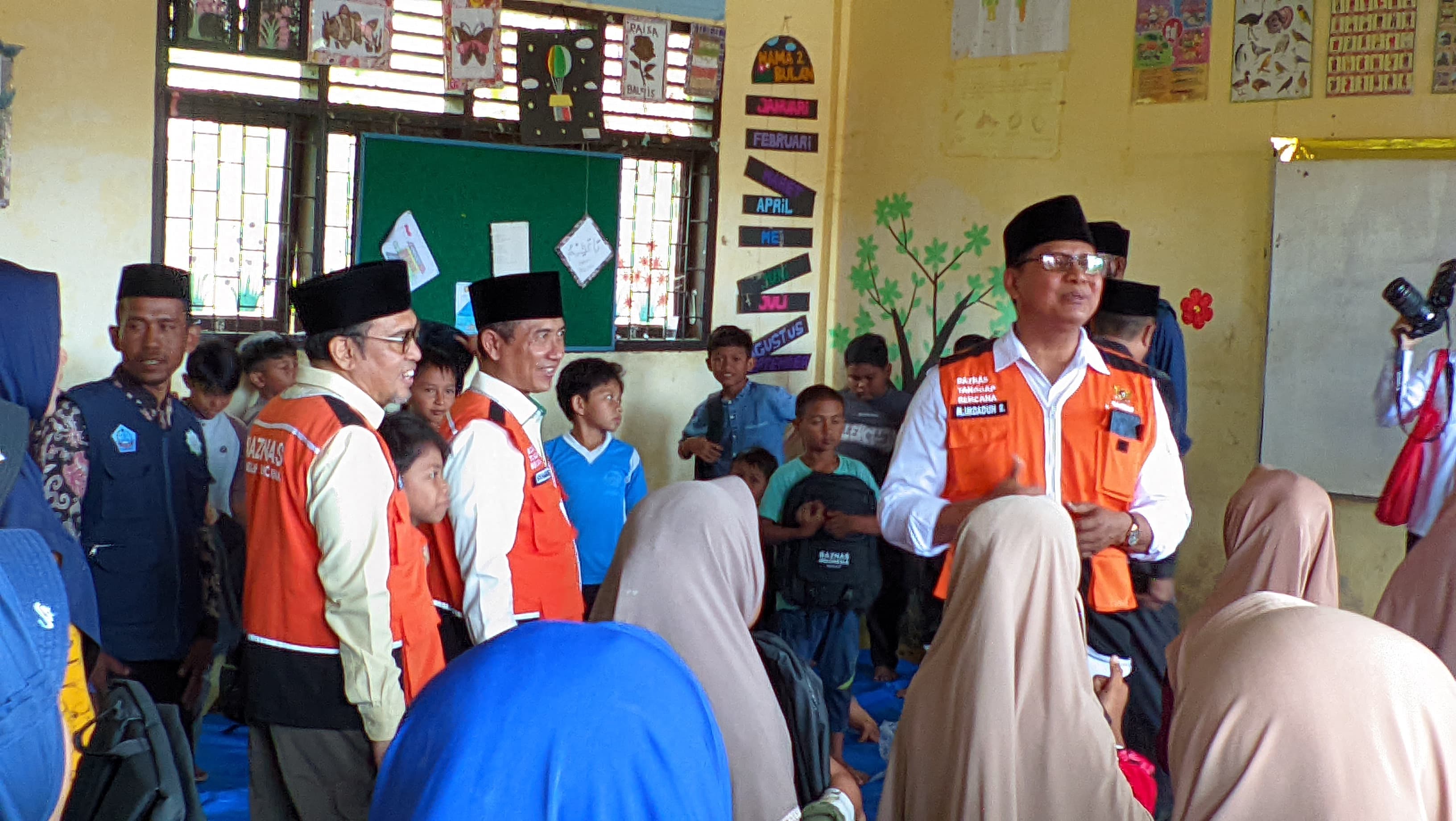 Banjir Pidie Jaya: BAZNAS RI Salurkan 940 Paket Pendidikan untuk Siswa Terdampak