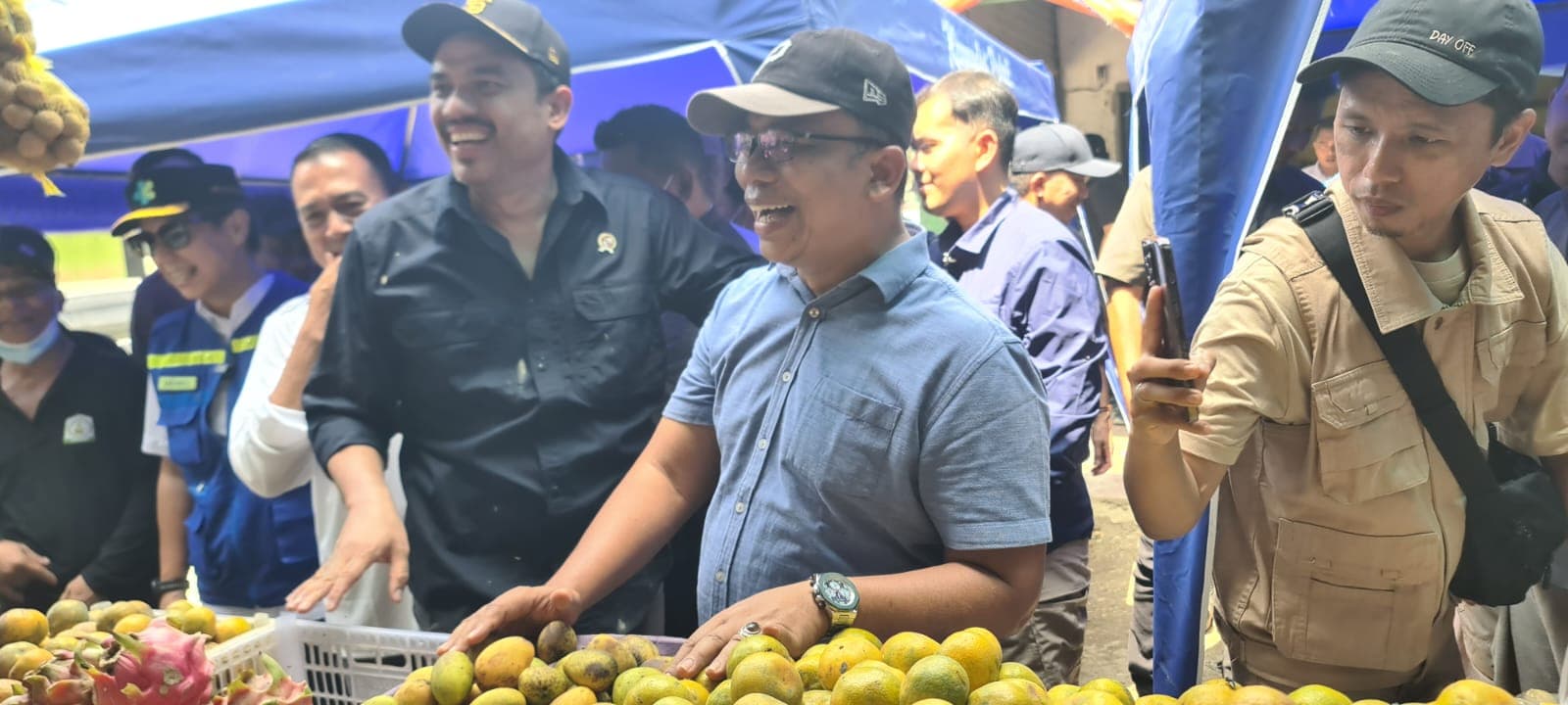 Menteri UMKM Tinjau Pasar Kualasimpang, Dorong Pemulihan Ekonomi Pascabanjir