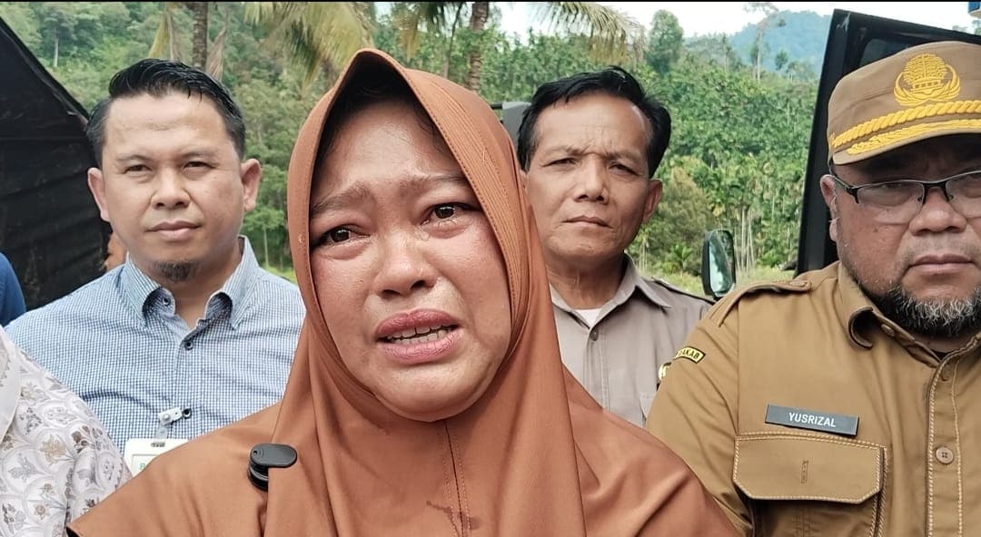 Ibu Sakdiah Terima DTH Rp1,6 Juta di Tengah Suami Dipenjara dan Rumah Hanyut