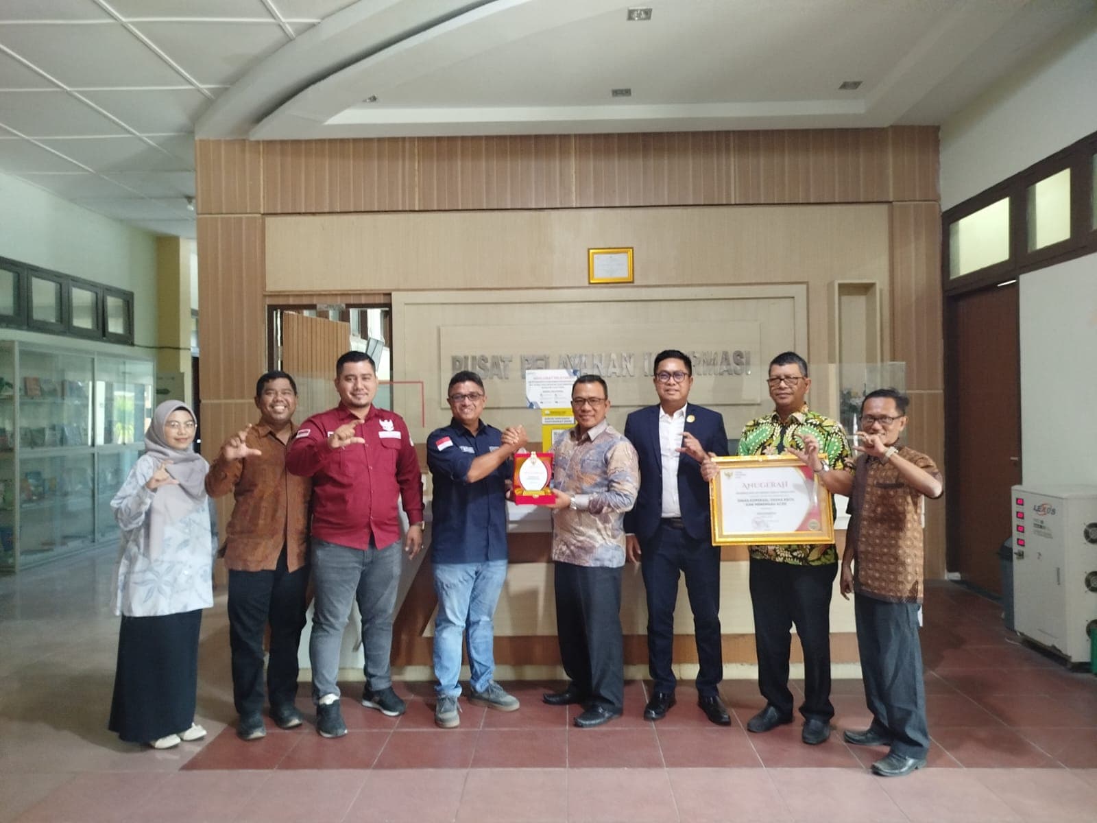 Dinas Koperasi Aceh Raih Penghargaan Keterbukaan Informasi 2025