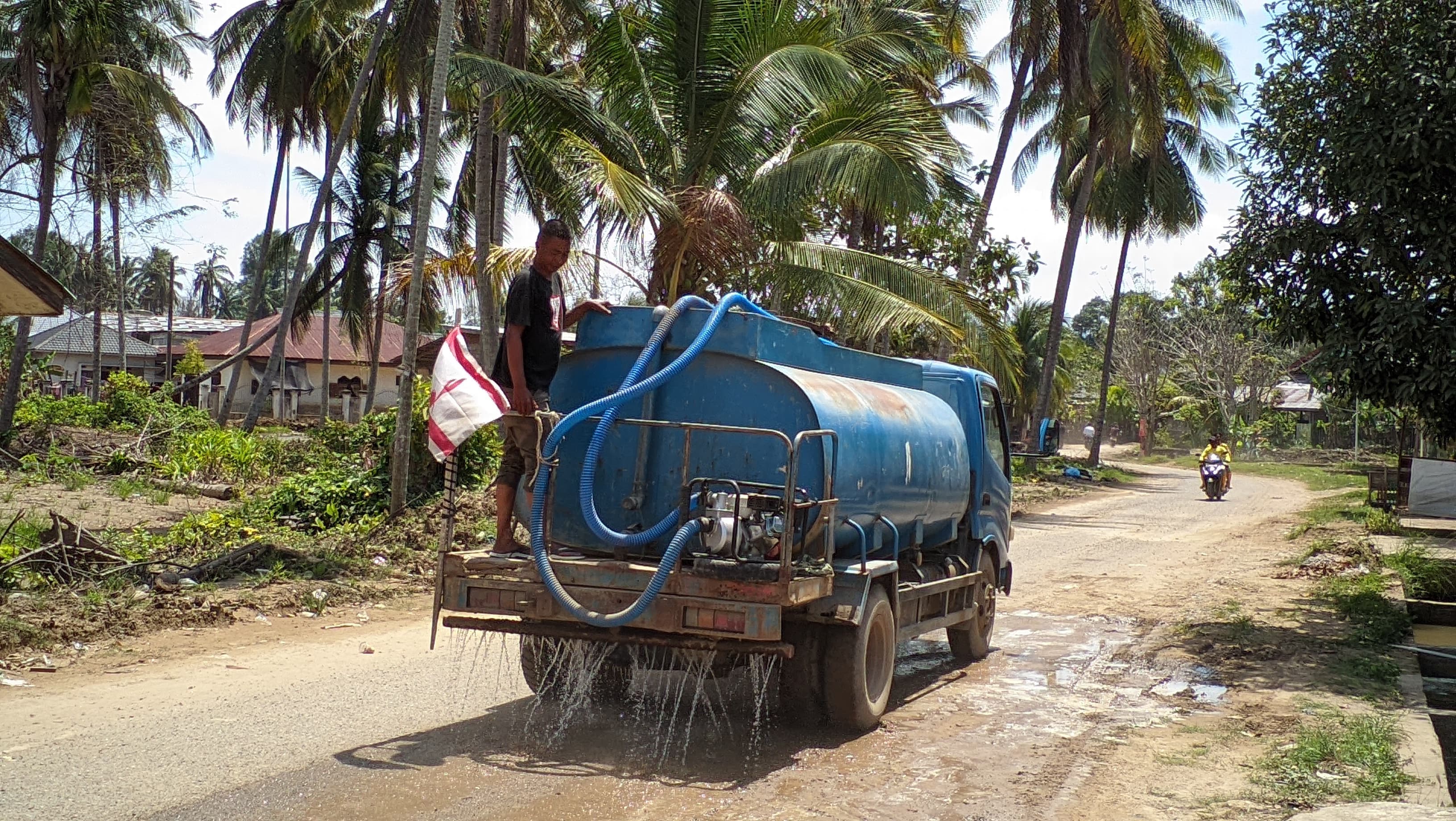Pramuka Peduli Pidie Jaya Salurkan 30 Ribu Liter Air per Hari
