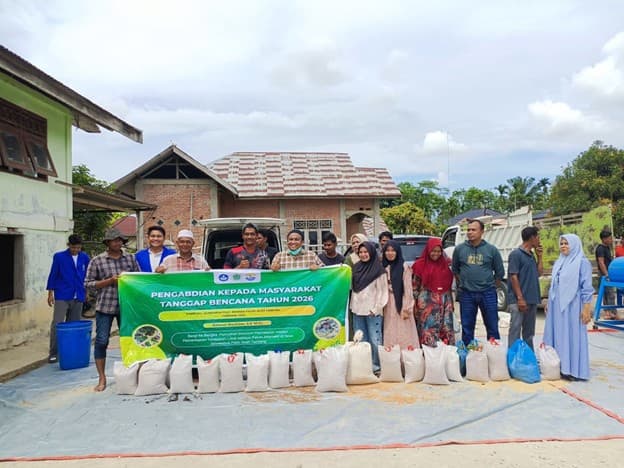 FEB Universitas Samudra Dorong Pemulihan Ekonomi Warga Seuneubok Pidie Lewat Inovasi Pakan Ternak