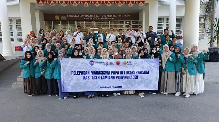 Mahasiswa Apoteker USK Tanggap Bencana Banjir di Aceh Tamiang