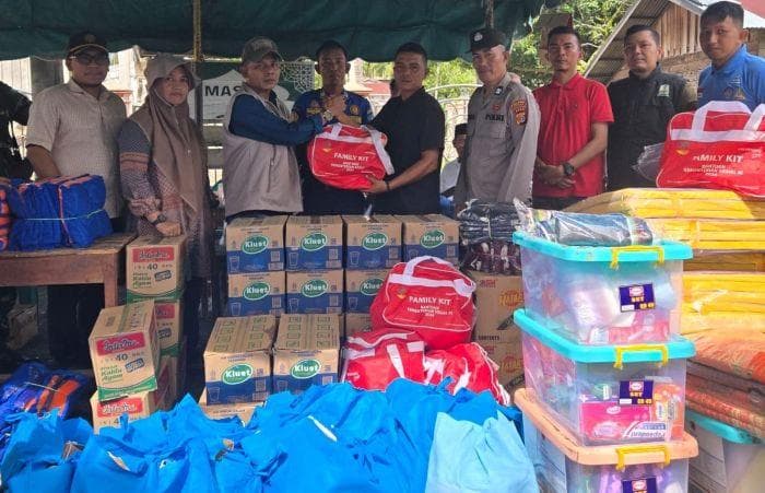 Lima Rumah Warga Kluet Utara Hangus, Pemkab Aceh Selatan Salurkan Bantuan Masa Panik