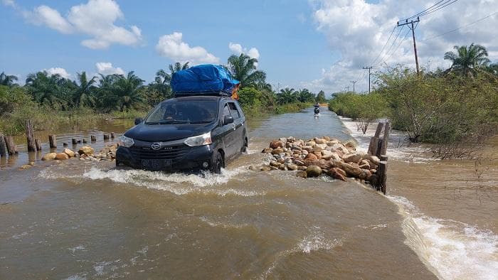 Jalan Alternatif ke Singkil Via Jalur Evakuasi Tsunami Masih Tergenang Banjir