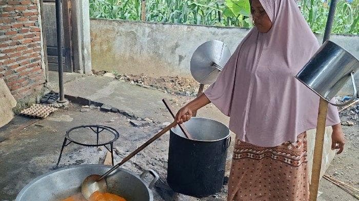 50 Warga Bireuen Bertahan di Meunasah, Harap Hunian Jelang Ramadan