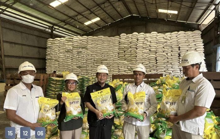 Bulog Salurkan 11 Ton Beras untuk Korban Banjir Aceh Utara, Stok Aman Hingga 5 Bulan