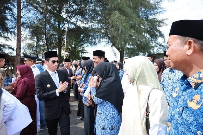 Ratusan Pejabat Aceh Barat Dilantik di Tugu Teuku Umar, Simbol Perjuangan