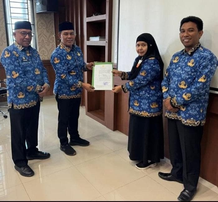 Rahmawati Jadi Plt Kepala Disdikbud Aceh Besar, Bupati Minta Perkuat Koordinasi