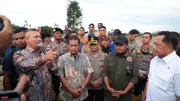 Banjir Aceh Utara: 215 Tewas, 6 Desa Hilang, Warga Bertahan di Atap