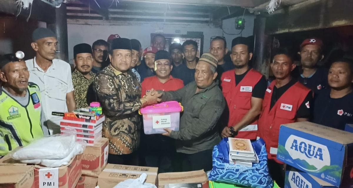 Bupati Bireuen dan PMI Bantu Korban Kebakaran di Desa Cot Geulumpang Tunong