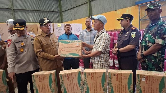 2.524 Warga Pidie Jaya Terima Tabung Elpiji dan Kompor Pasca Banjir Bandang