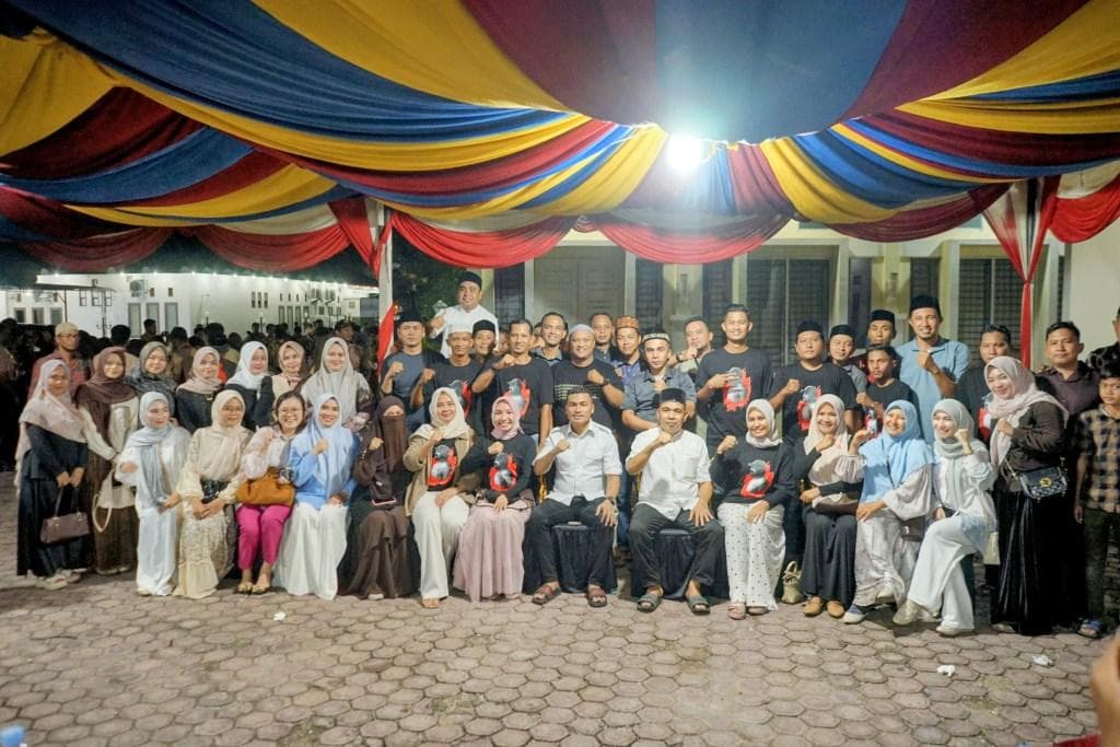 Bupati Abdya Berikan THR Rp10 Juta untuk Relawan Bencana Aceh