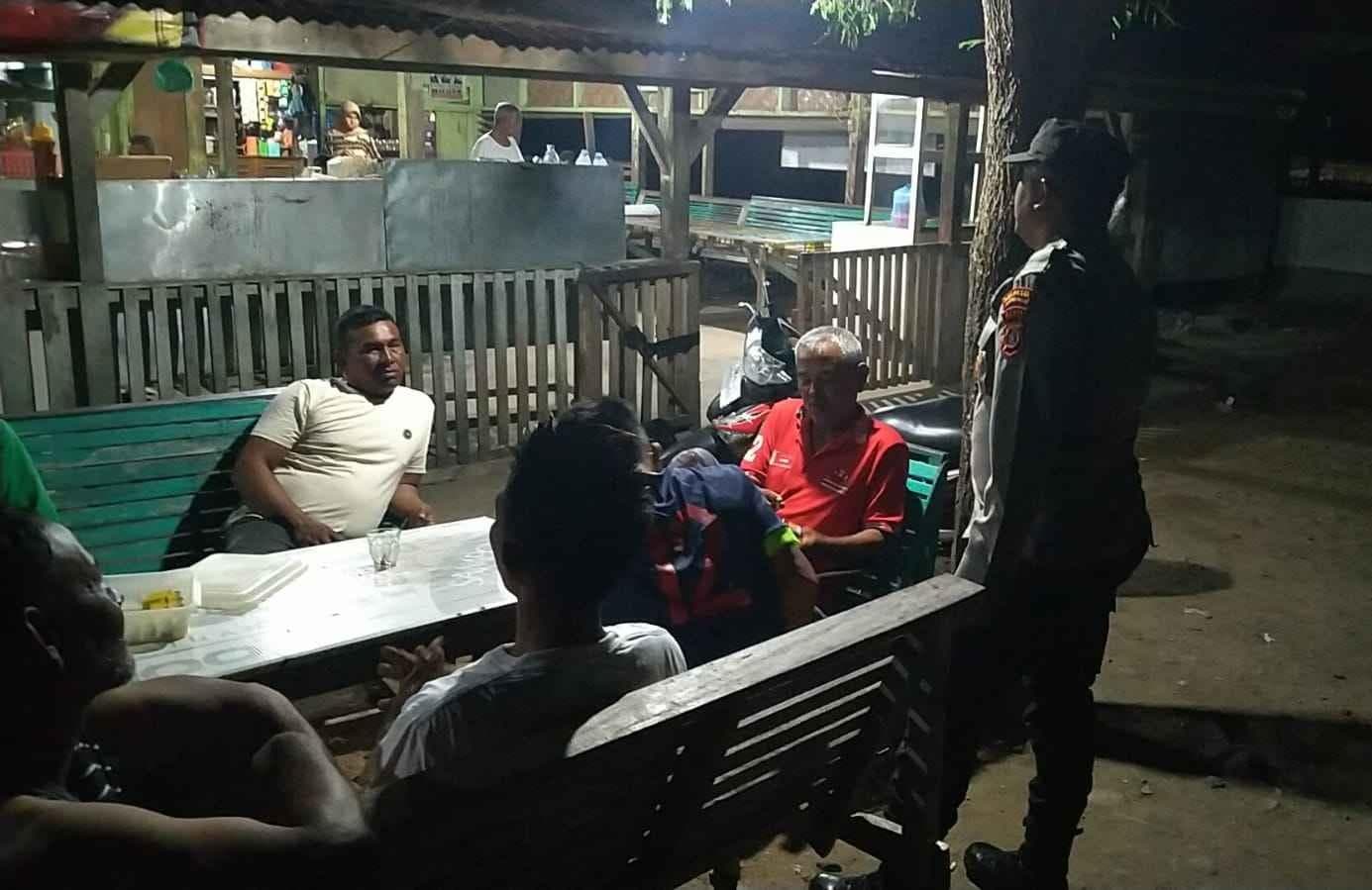 Polisi Sambangi Warga Malam di Banda Aceh Cegah Kejahatan Jalanan