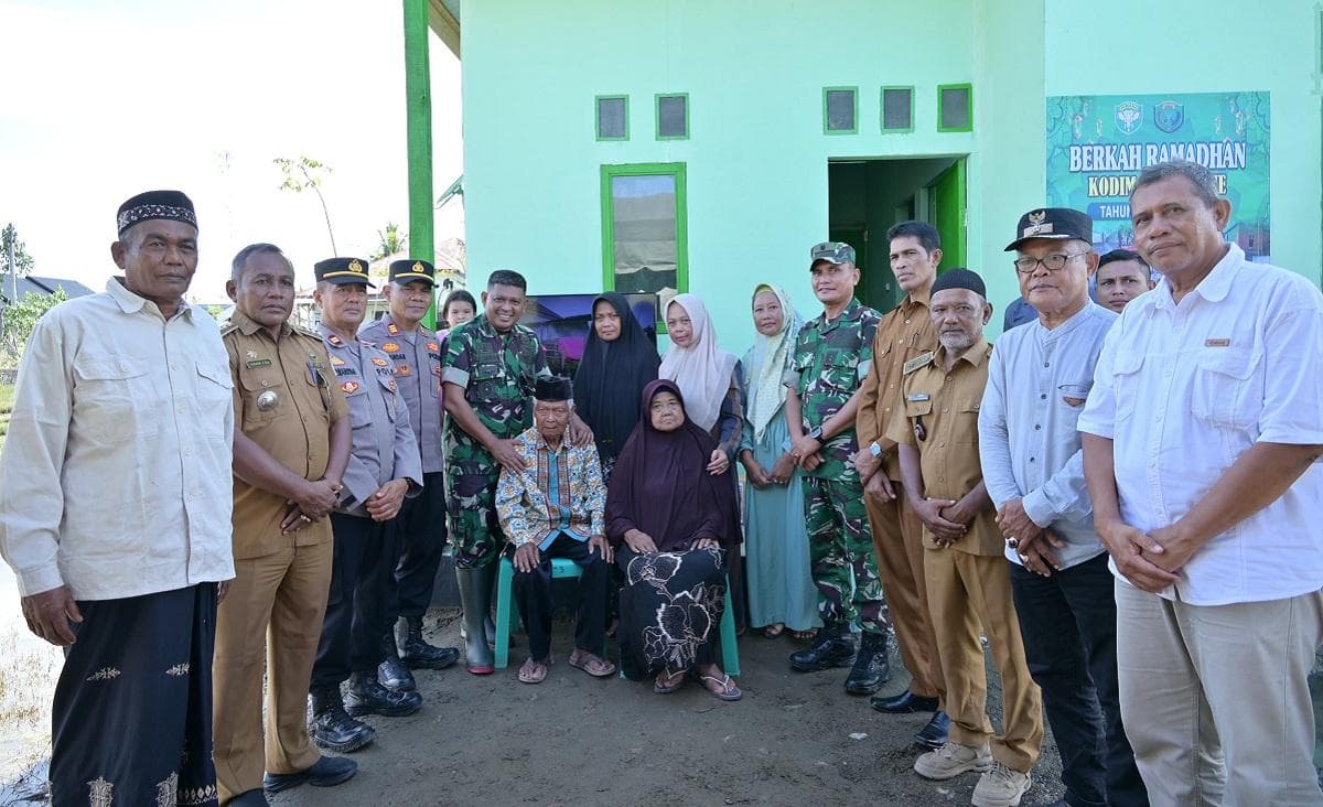 Pasutri Lansia di Pidie Terima Rumah Layak Huni dari TNI di Bulan Ramadhan