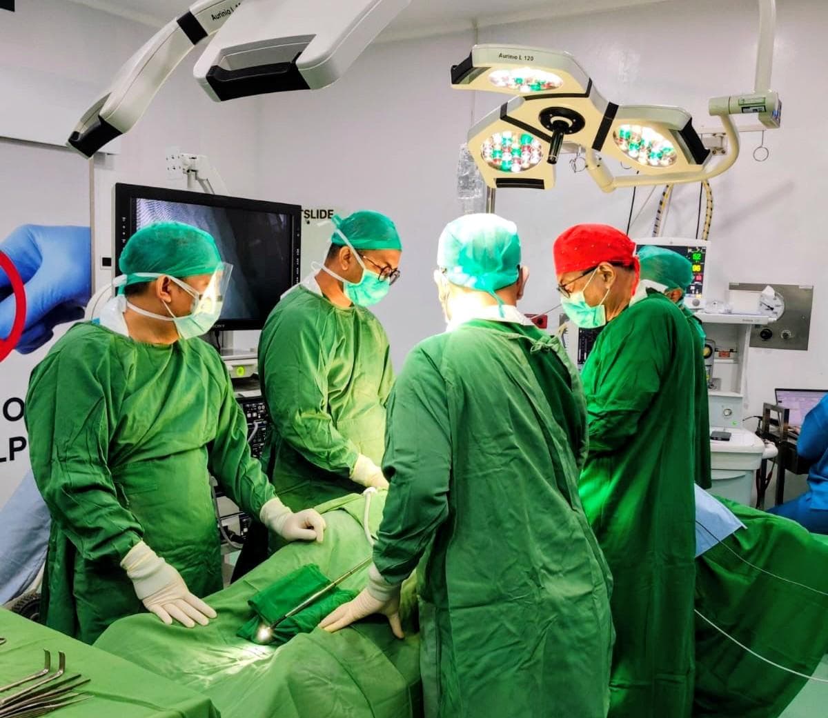 Dua Dokter RSUD Abdya Ikuti Magang Laparoskopi untuk Layanan Kesehatan Lebih Baik