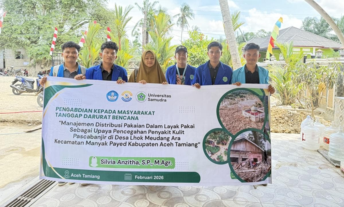 Dosen Unsam Bagikan Pakaian Dalam untuk Cegah Penyakit Kulit di Aceh Tamiang