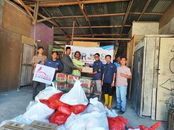 24 Jam Menembus Jalur Ekstrem, FORJIAS Antar Bantuan ke Dua Desa Terisolir di Aceh Tengah