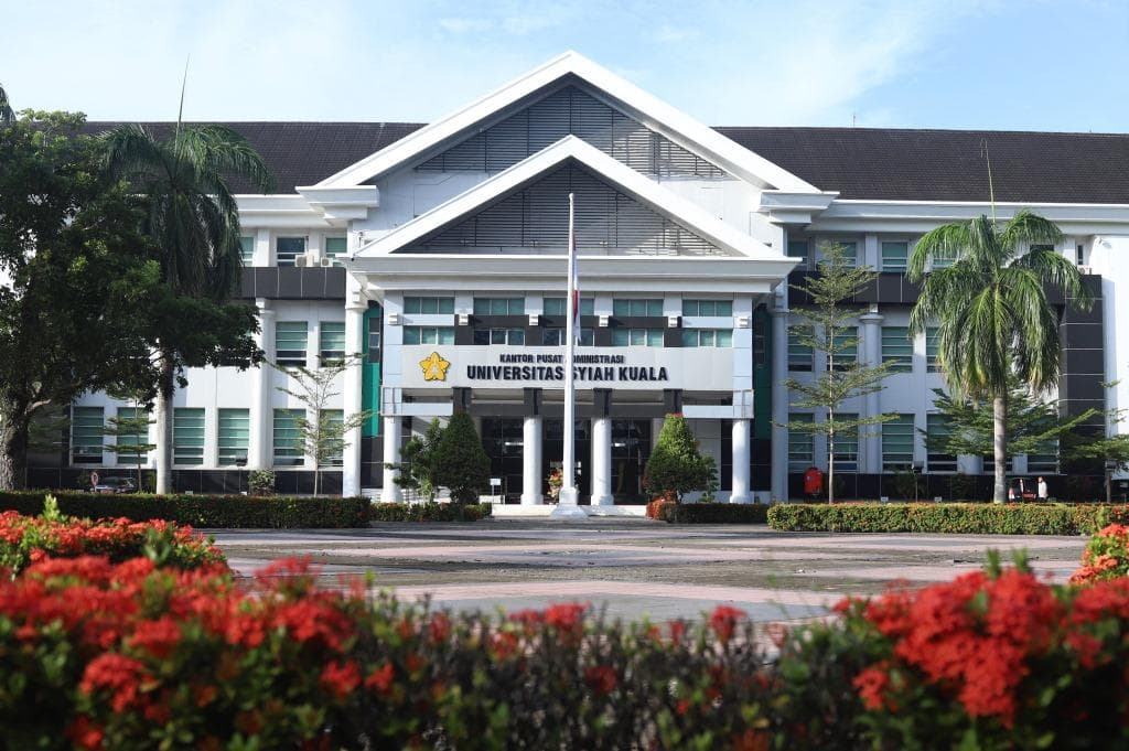 USK Ringankan UKT Anak Panti Asuhan dan Pensiunan ASN di Aceh