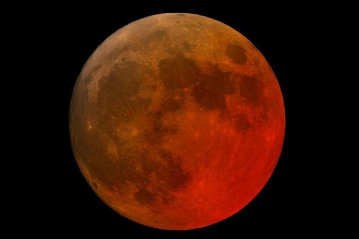 Gerhana Bulan Total Hiasi Langit Aceh Malam Ini, Kemenag Imbau Shalat Khusuf