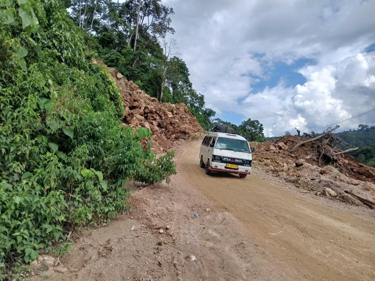Warga Putri Betung Khawatir Longsor Ancam Jalur Vital Gayo Lues