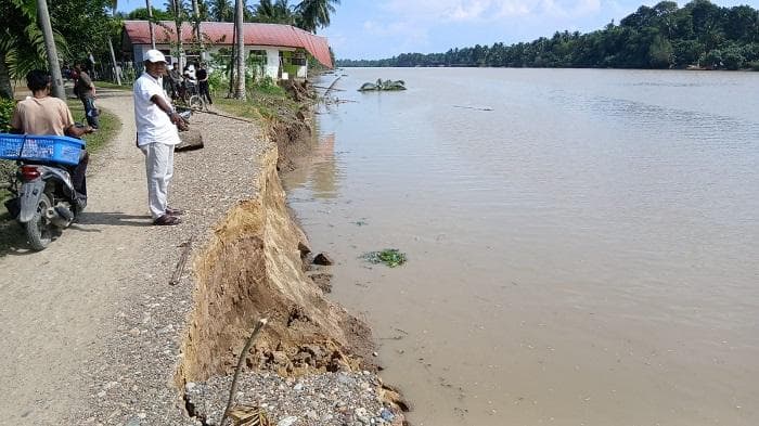Di Kuala Ceurape- Bireuen, Banjir Bandang Rusak Puluhan Rumah, Tambak dan Sawah Tertimbun Lumpur