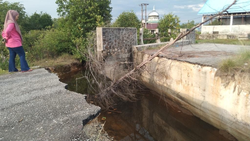 Jembatan PPI Anak Laut Aceh Singkil Ambruk, Nelayan Terbebani Biaya