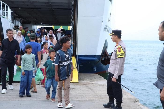 Arus Balik Pelabuhan Singkil Padat, Kapolres Pastikan Pelayanan Maksimal