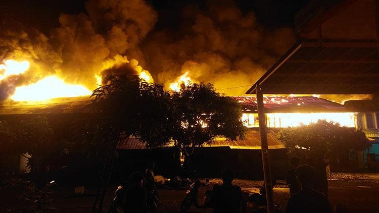 13 Ruko Hangus di Aceh Selatan, Pemkab Salurkan Bantuan Cepat