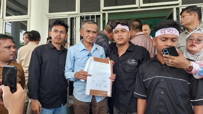 DPRK Aceh Singkil Setuju Interpelasi Bupati Didesak Demonstran