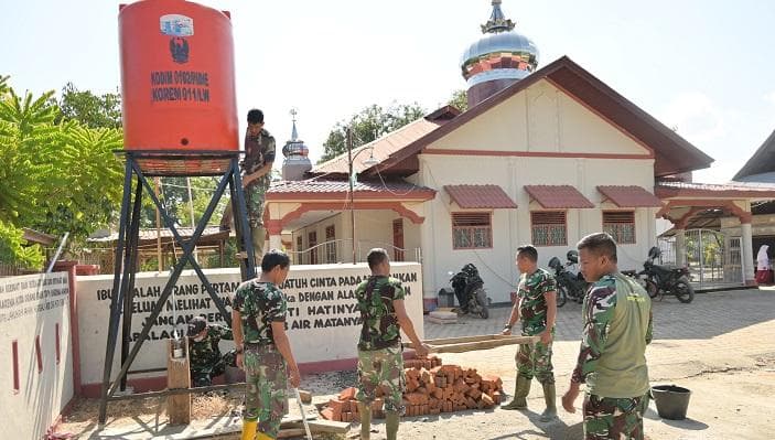 TNI Bangun Sumur Bor di Pidie Jaya, Warga Terbantu Pasca Banjir
