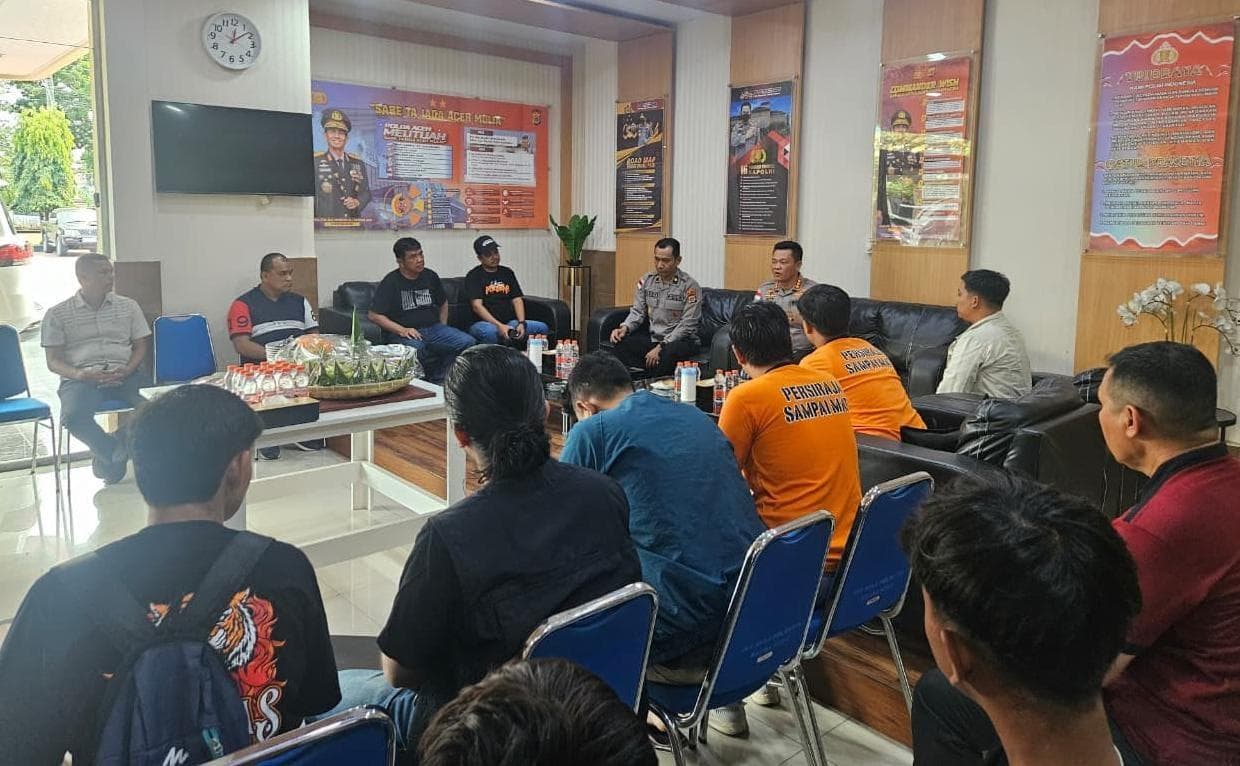 Kapolresta Banda Aceh Rangkul Suporter Persiraja untuk Jaga Sportivitas
