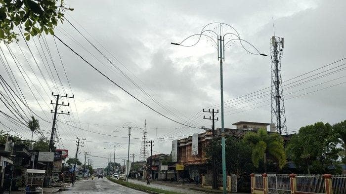 Sejak Pagi hingga Siang, Hujan Deras dan Angin Kencang Landa Aceh Timur