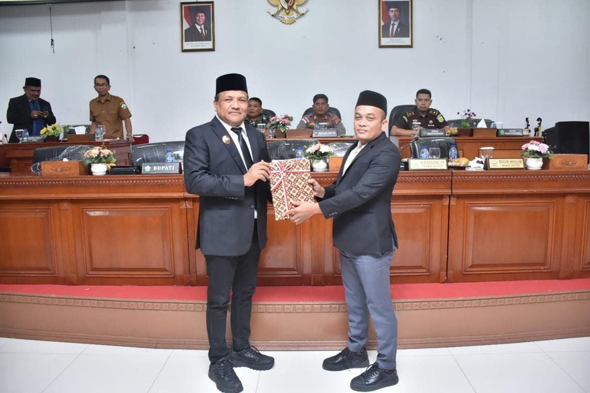 Bupati Bireuen Serahkan LKPJ 2025 dan Ajukan Dua Raqan Strategis untuk Pelayanan Publik dan Pelestarian Adat