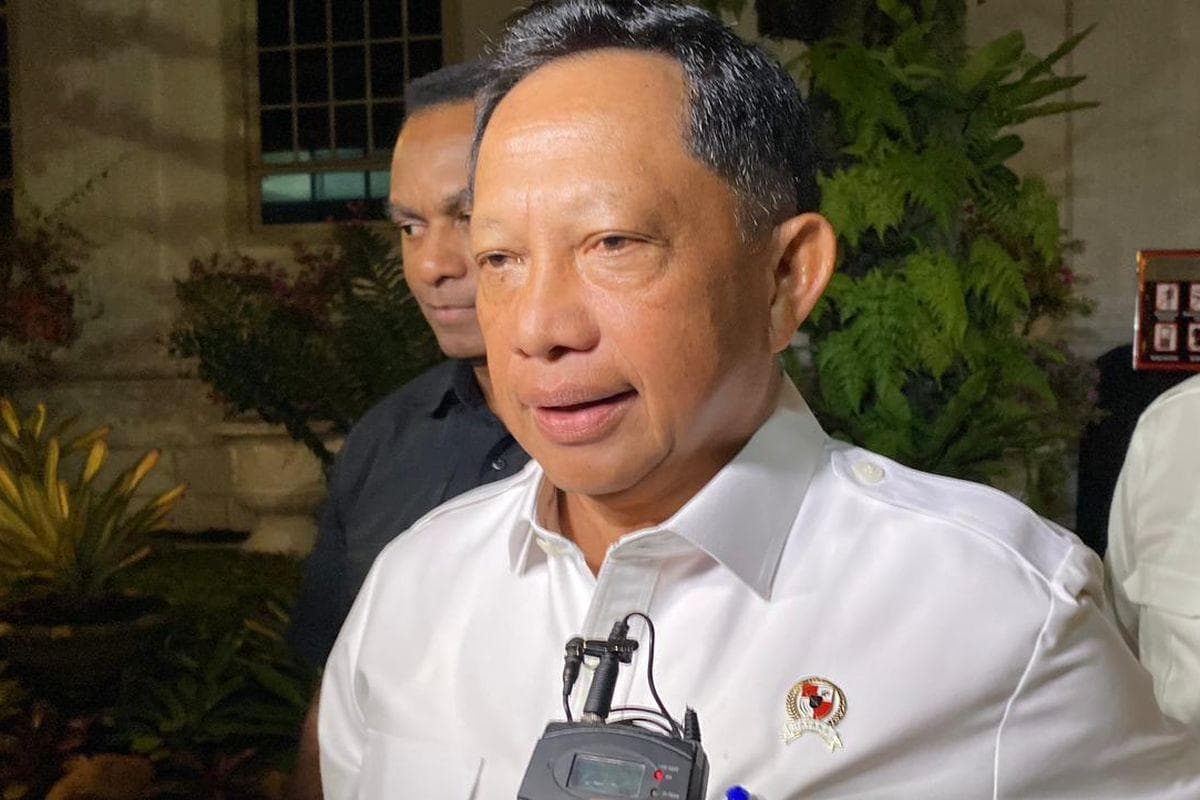 Lumpur dan Kayu Gelondong Dijadikan Tanggul dan Hunian untuk Warga Aceh