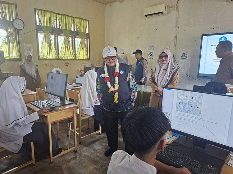 Mendikdasmen Tinjau Sekolah di Bireuen, Prioritaskan Revitalisasi Pasca Banjir