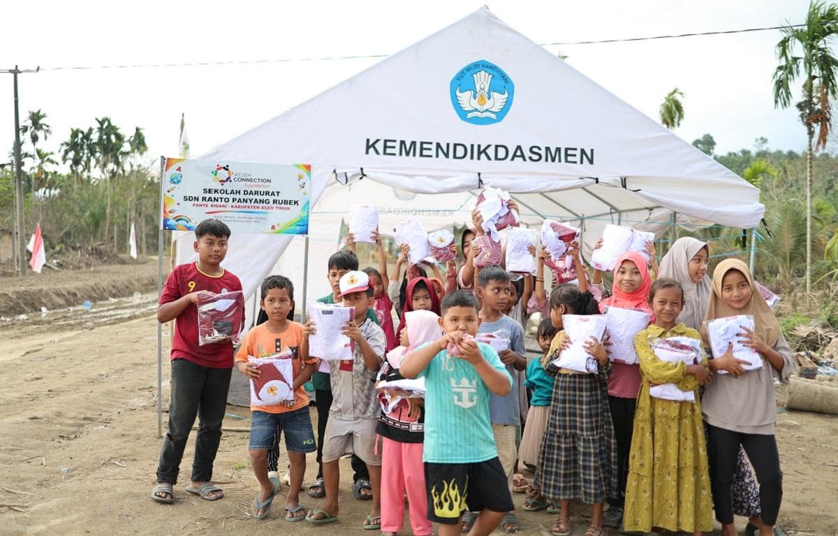 Seragam Baru untuk Siswa Korban Banjir di Aceh Timur, Semangat Belajar Kembali Menyala