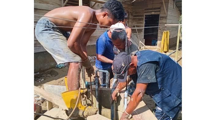 PMI Aceh Tamiang Bersihkan Sumur Warga Pasca Banjir, Mencegah Penyakit
