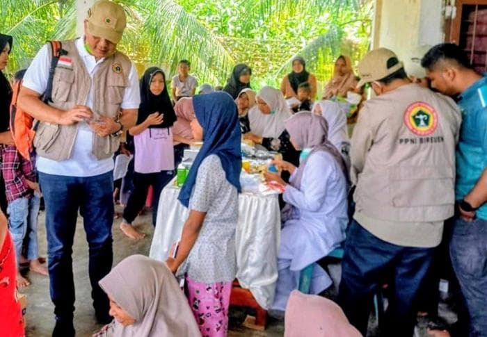 PPNI Bireuen Salurkan Bantuan Sembako dan Obat-obatan untuk Korban Banjir