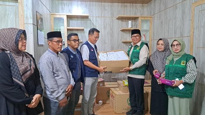 Warga Aceh Tamiang dan Pidie Jaya Sulit Akses Kesehatan, PPP Salurkan Obat via FK USK
