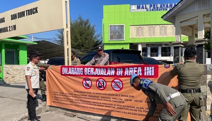 Pedagang Kaki Lima di Aceh Besar Dilarang Berjualan di Depan MPP Lambaro
