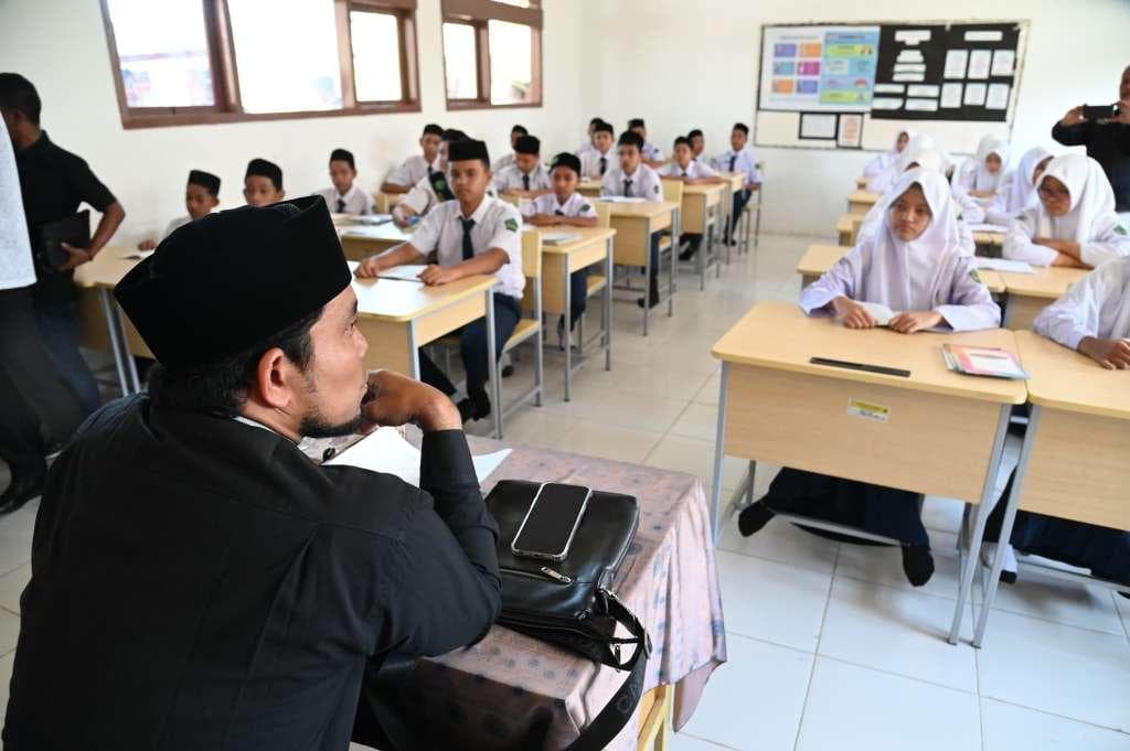305 Sekolah Aceh Besar Terapkan Beut Kitab Bak Sikula Besok, 4.800 Yatim Dapat Santunan