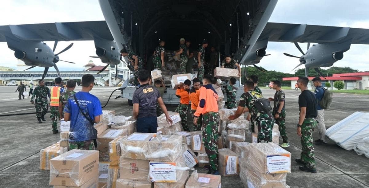 Pesawat Airbus TNI AU Bawa 22 Ton Obat-obatan dan Bansos ke Aceh untuk Percepat Penanganan Banjir