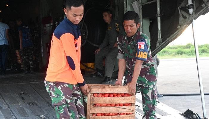 Hercules TNI AU Angkut Bansos, Evakuasi Warga hingga Hasil Pertanian warga Bener Meriah