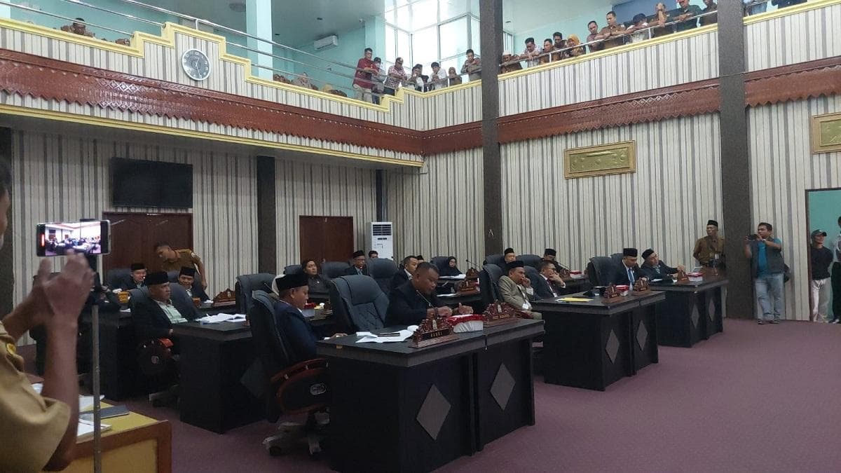 Interpelasi Bupati Aceh Singkil Dihujani Interupsi DPRK, Warga Aceh Singkil Menanti Jawaban