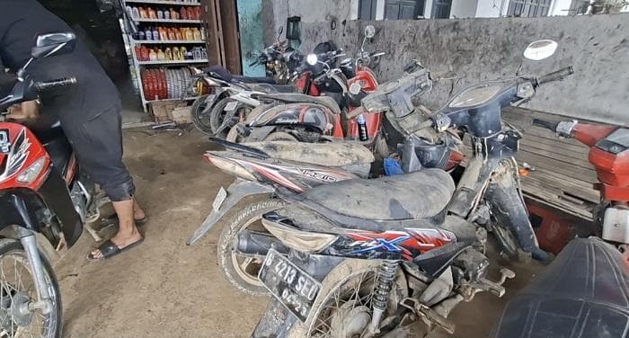 Ratusan Sepeda Motor Warga Bireuen Terendam Banjir, Antre Bongkar Mesin di Bengkel
