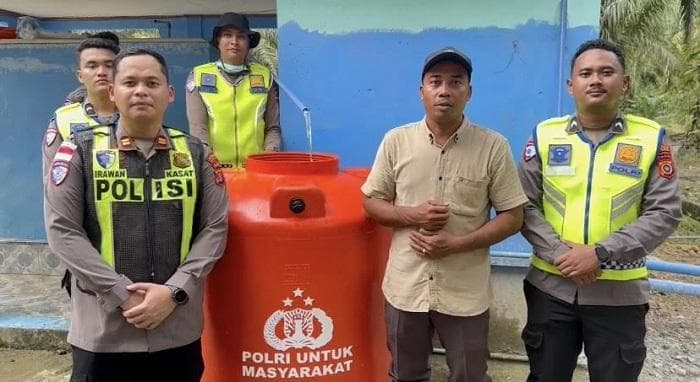 Polisi Aceh Selatan Bangun Sumur Bor untuk Warga Trumon Tengah Pasca Banjir