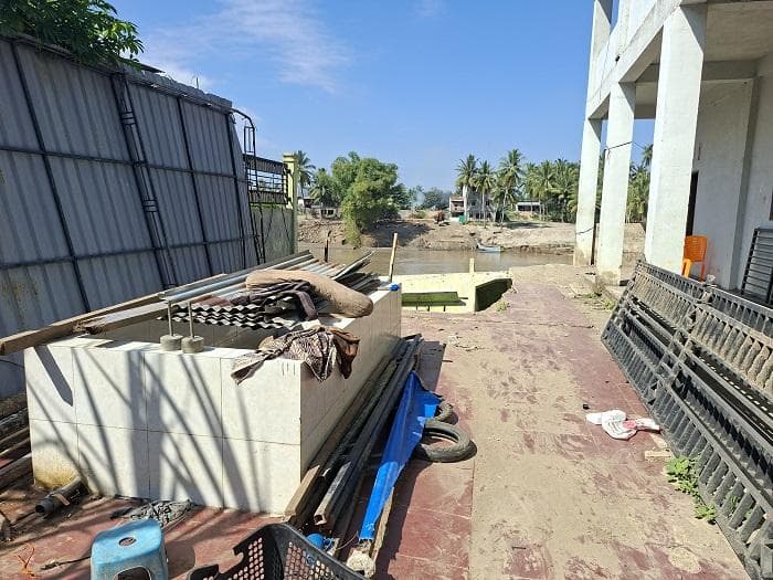 Banjir Bandang di Bireuen: Bangunan Dayah Nurul Fata Ambruk ke Sungai