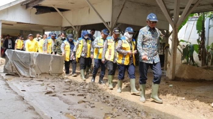 Sebulan Pascabencana Banjir, Menteri PU Perintahkan Kerja 24 Jam Bersihkan Jalan Aceh Tamiang
